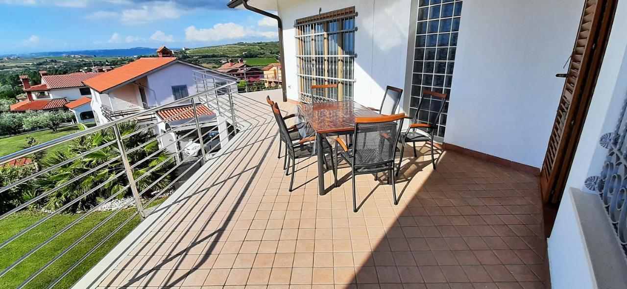 Relax Vila Kampel Koper Luaran gambar