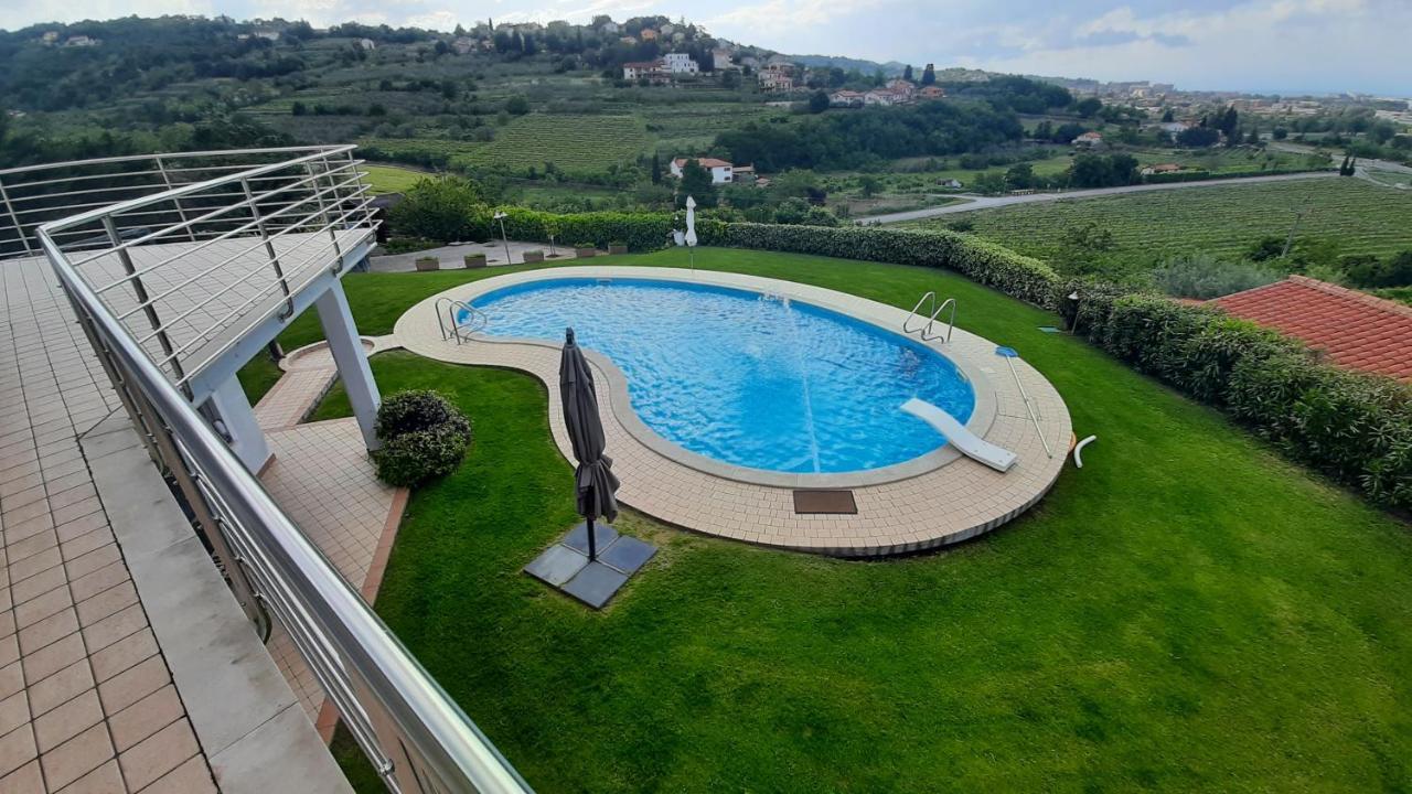 Relax Vila Kampel Koper Luaran gambar