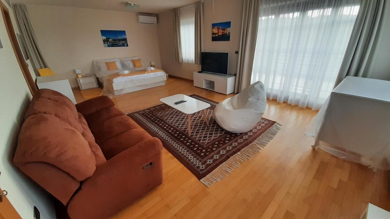 Relax Vila Kampel Koper Luaran gambar