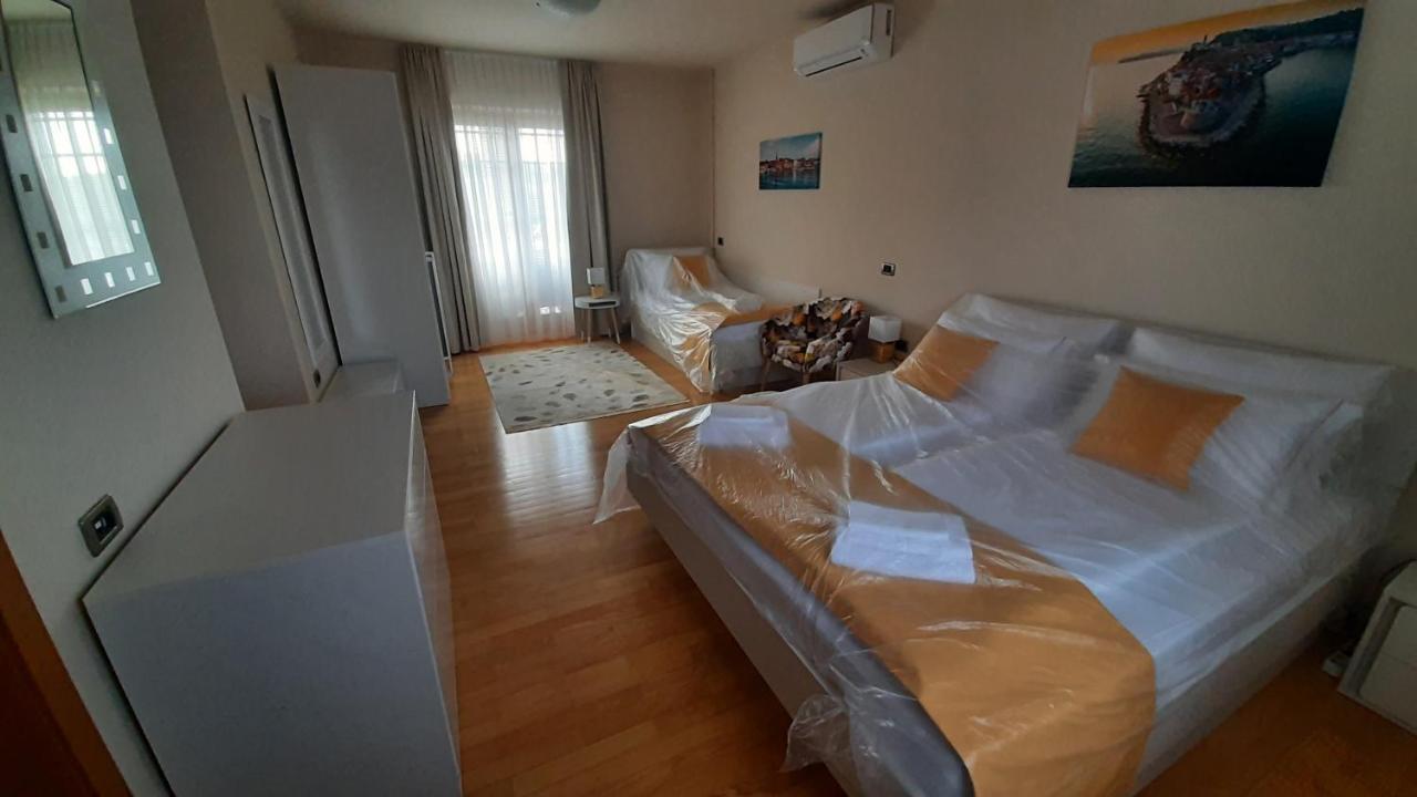 Relax Vila Kampel Koper Luaran gambar