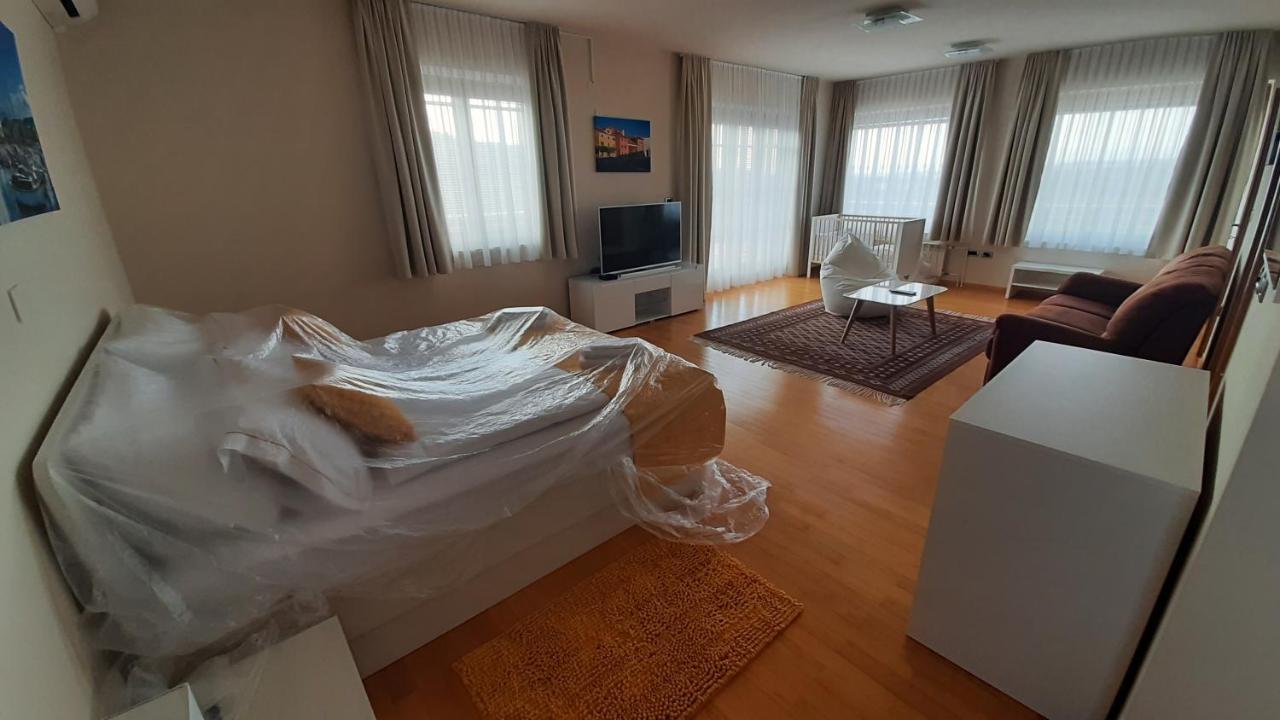 Relax Vila Kampel Koper Luaran gambar